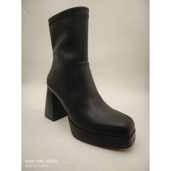 Buy Pull On Closure Women Shoe Boots With Rubber Outsole at wholesale prices
