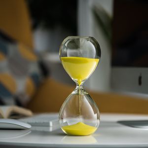 Hand Blown Hourglass , Colored Sand Hourglass Timer 5 Minute