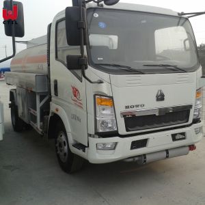 China SINOTRUK HOWO 116HP Refueling Tank Truck Fuel Tank Truck on sale