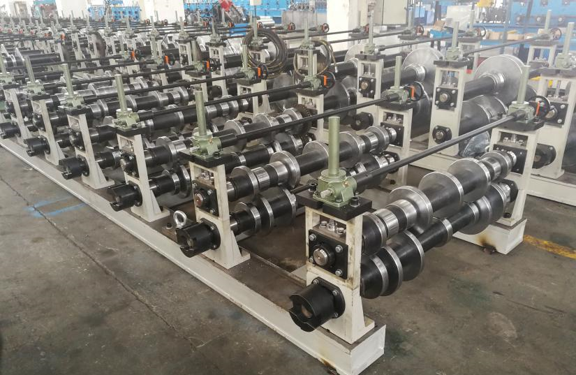 HRC Hardness Roof Panel Roll Forming Machine Wire Electrode Cutting