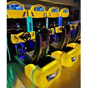 32 Inch Luxury Outrun Car Racing Game Machine Coin Op Easy Maintenance