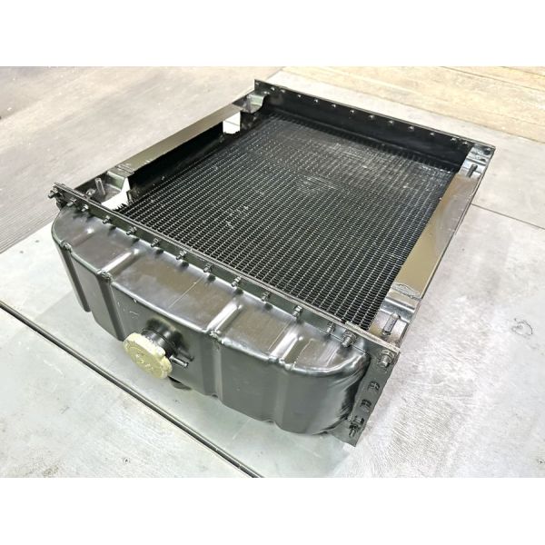 Wholesale Vehicle Parts Engine Cooling Aluminum Radiator for Tractor UMZ 45-1301006