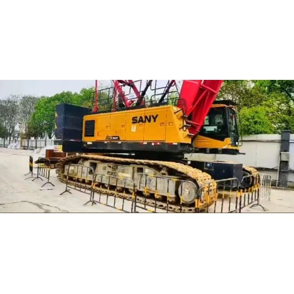 Yellow And Red 100t Rated Loading Capacity Large Crawler Crane 18 Years Used