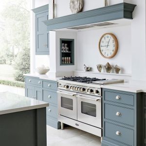 YALIG Custom Shaker Kitchen Cabinets with Smart Design and Flat Edge Countertop