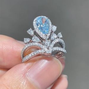 18K Gold Blue Lab Diamond Jewelry Excellent Pear Cut Engagement Ring