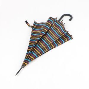 Black Metal Pole Curved Handle Umbrella 190T Pongee Fabric Lightweight