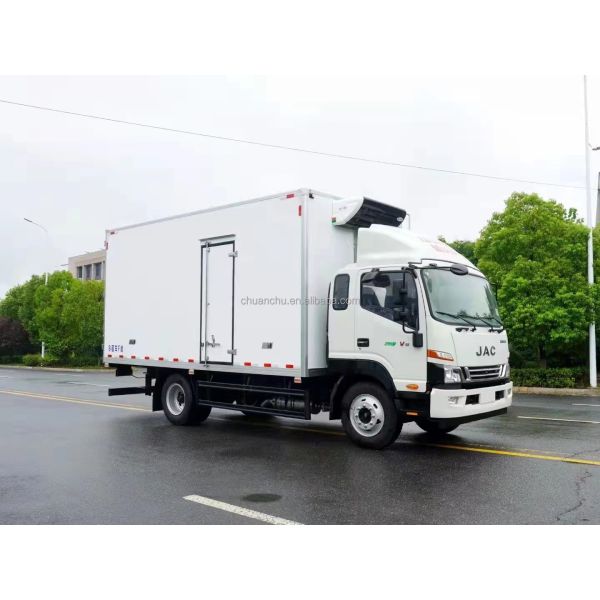 Jianghuai Junling A8 160HP 4X2 4.015m Refrigerated Truck Ideal for Transportation Needs