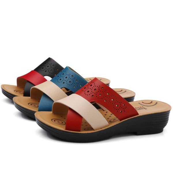Buy BS122 New Casual Orange Blue Slippers Female Summer Fashion Flat Non-Slip Outer Wear Sandals And Slippers Casual Slipper at wholesale prices