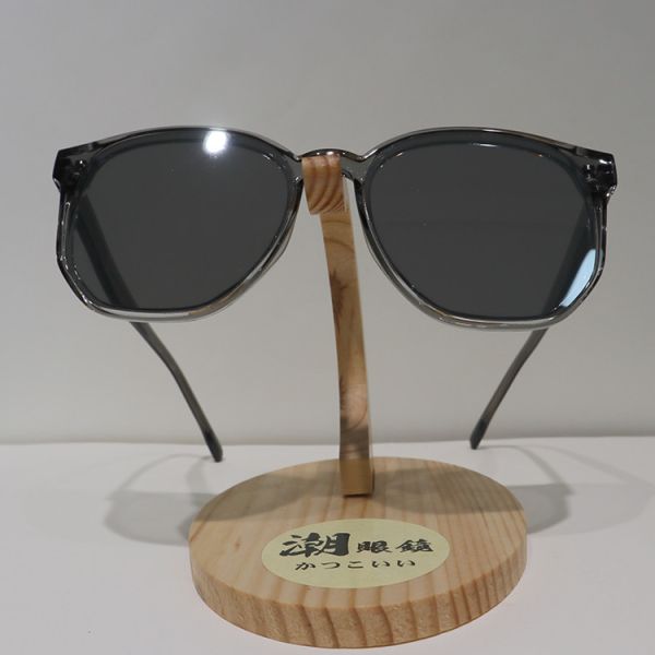 Buy Retro Anti Reflective Sunglasses Polarized , Translucent Glare Resistant Sunglasses at wholesale prices