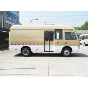 2+1 Layout Coaster Transport Minivan Diesel Mini Passenger Van 6 Meter