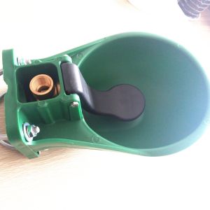 Cow Farm Water Equipment Plastic Drinking Bowl , Cattle Water Bowl With Cooper