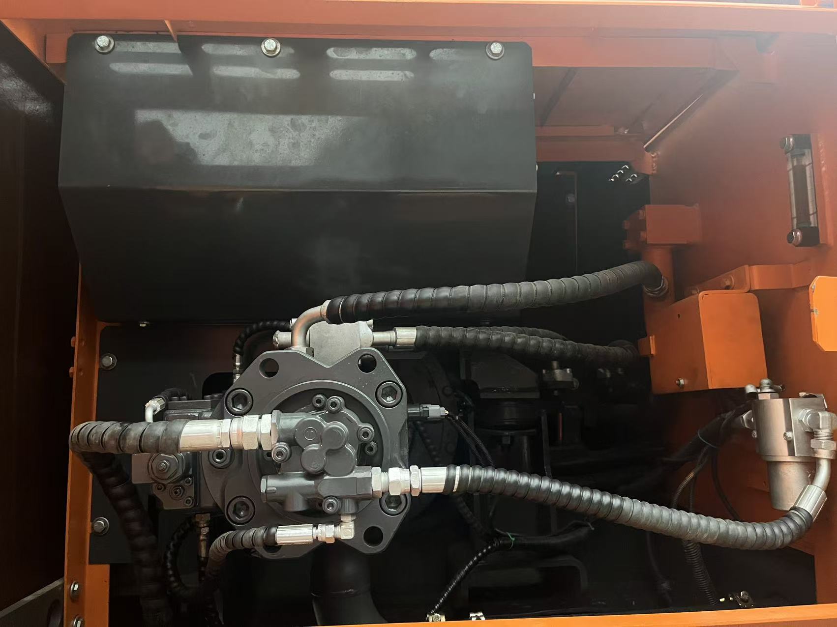 Durable DOOSAN DX225LCA Excavator, Medium-Sized Hydraulic Digging Machine for