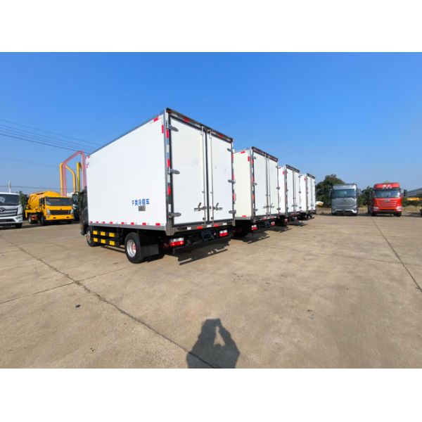 Cheapest 4*2 New Brand Chassis 4.2M Refrigerated Trucks Van Refrigerator Truck Wagon for F