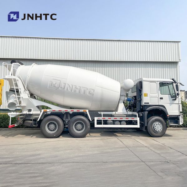 Buy 336hp Sinotruk HOWO 8m3 Concrete Mixer Truck 6x4 Drive at wholesale prices