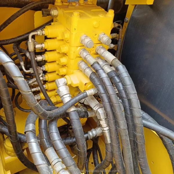 Shanghai Used Excavator Komatsu PC130 13 Ton Good Condition Original Hydraulic Valve