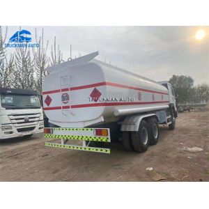 2015 Year 10 Wheeler Used Oil Tanker Truck SINOTRUK HOWO