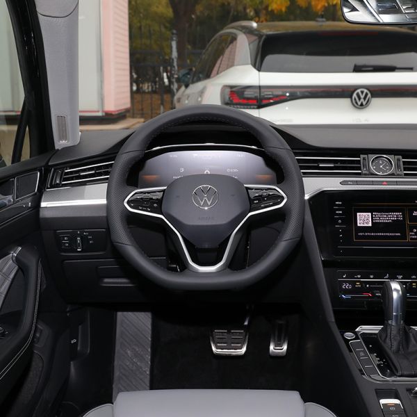 Electric Steering System 4 Doors 5 Seats Sedan 210 km/h Petrol Used Car Volks-wagen Magotan 280TSI Leading Type FWD