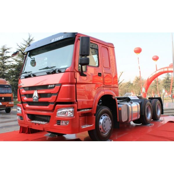 Sinotruck Howo 150 - 250hp 6x4 5700x2480x2680 mm prime mover 10 wheels Tractor Truck Trailer Head price for sale