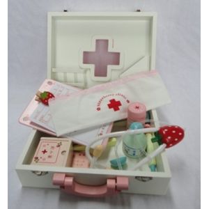 OEM Strawberry Family Doctors Medicine Cabinet Stethoscope Emulation Kids Wooden