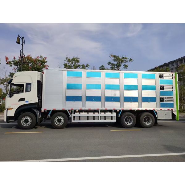Export Customization 8x4 35 TONS Live Poultry Transportation Truck Piglets Transport Truck With Aluminum Alloy Compartment Box