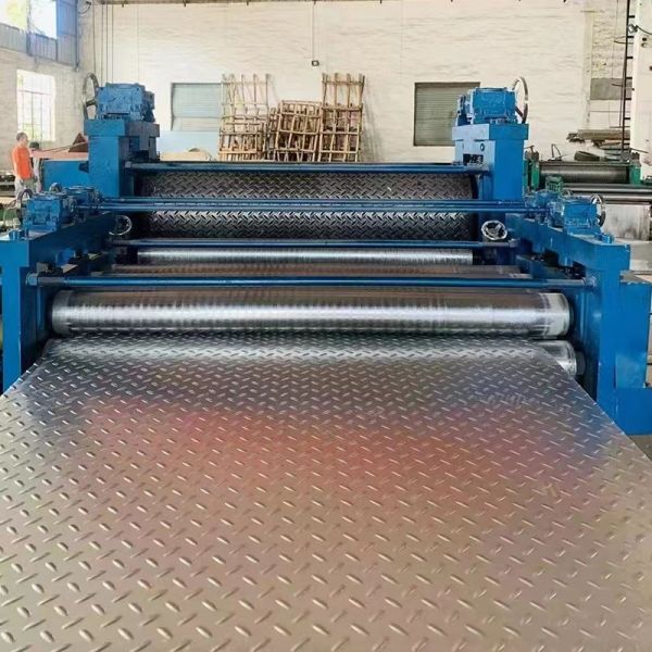 Galvanized Stainless Steel Checkered Sheet ASTM A36 Q235b Steel SS400 5mm Anti