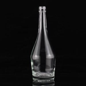 Elegant Japanese Sake Alcohol Bottle 500ml Distinctive Glass with Sealing Type