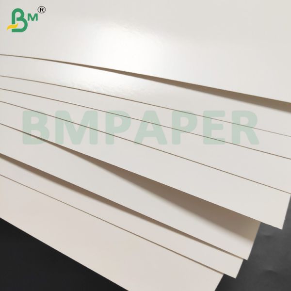 GCU can be used for frozen and chilled food (fresh, meat, ice cream, frozen food, etc.) and cold chain storage and transportation. In addition, it can also be used for solid food (popcorn, cake, etc.) packaging. Food Paper Polyethylene Freezer Paper White 295g +15g PE Coating