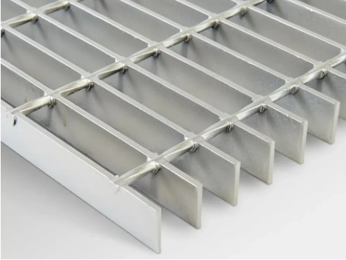 Industrial Galvanized Steel Grating Stair Treads with Non-Slip Stair Nosing and 1'' Height