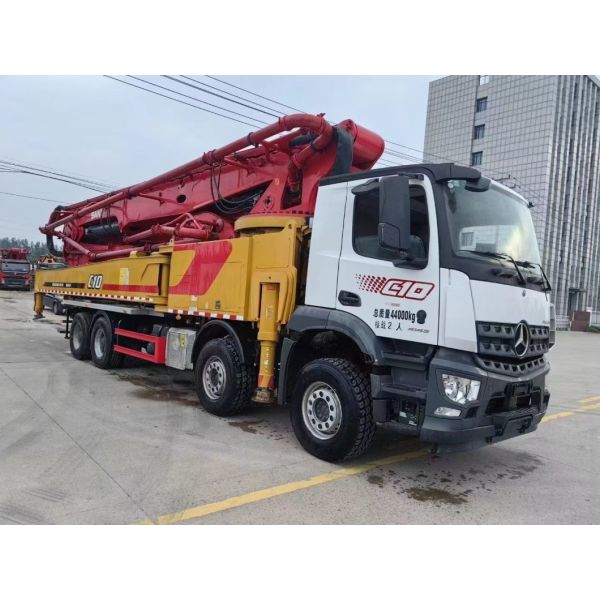 62M Concrete Pump with Mercedes-Benz Truck Concrete Boom Pump High Productivity 180m2