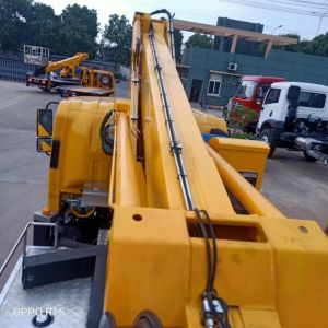 Carying 3 Person 45m Length of Armhigh Altitude Operating Truck Aerial Work