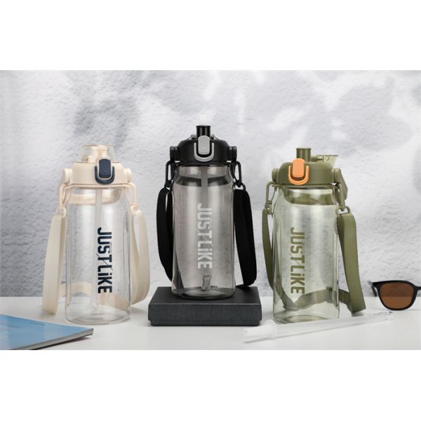 Modern Customized Unisex Plastic Sports Bottle 500ml Capacity