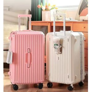 1683Convenient Travel Companion Aluminum Suitcase with 4 Wheels and Telescopic