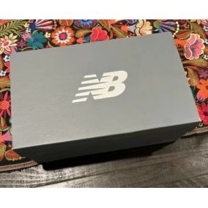 NB Shoe Packaging Box with Colour Print Handling