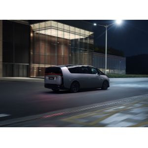 Buy In Stock Lixiang Mega Electric Vehicle 5 Seaters MPV Auto Pure New Energy EV