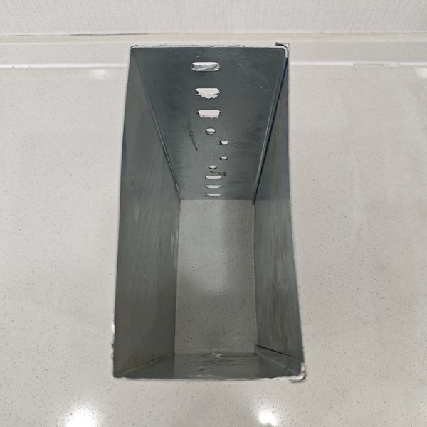 Wall Mounted Galvanized Rigid Wireway Cable Tray With Ventilation Holes