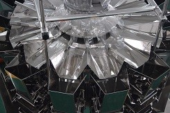 Food Snacks Semi Automatic Packing Machine 304SS With Multihead Weigher