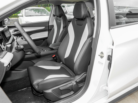 4605*1878*1643mm Geely Binrui 1.5TD 7DCT Power Edition Petrol Sedan for Performance