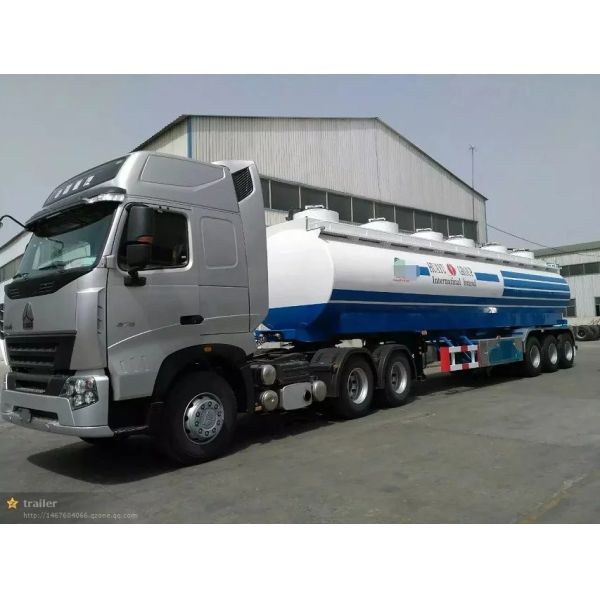 30m3 Water Tank Semi Trailer Trucks , 3 Axles, Loading 30t , 3-4 Departments