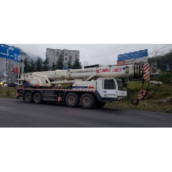 80ton Crane Truck Crane Heavy Equipment Hoist Crane ISO9001 Certified and Five-Arm Jib