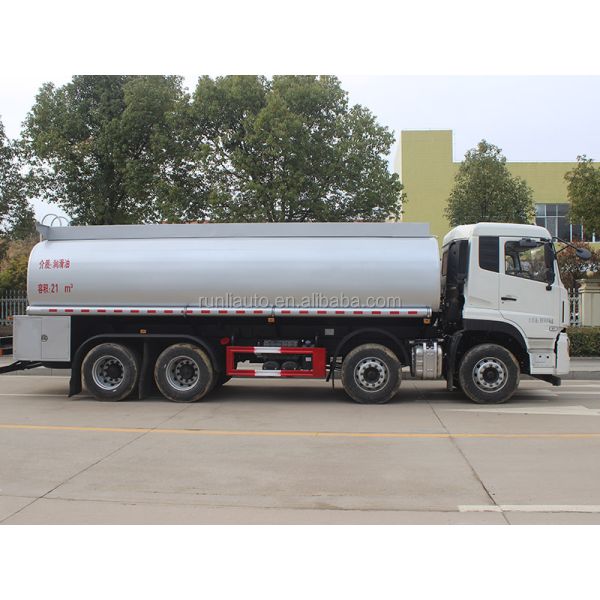 Dongfeng SkyDragon Front Four Rear Eight- Wheel Ordinary Liquid Transport Vehicle