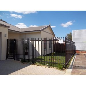 1.8m Tall Tubular Steel Gate , Fadeless 4 Rail Fencing