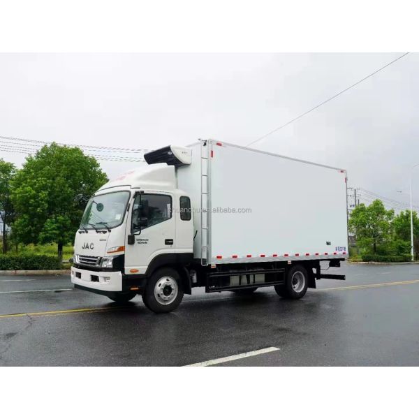 Jianghuai Junling A8 160HP 4X2 4.015m Refrigerated Truck Ideal for Transportation Needs