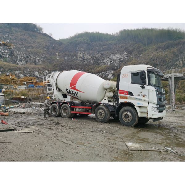 Buy 10m³ White Twin Shaft Concrete Mixer Truck For Industrial at wholesale prices