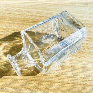 Glass Wine Whisky Bottle with Cork Cap 500ml and 750ml Square Design Empty