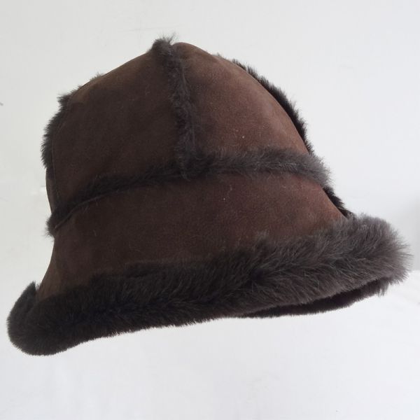 Buy Unisex Sheepskin Beanie Hat Breathable Waterproof Plush Style Plain Pattern at wholesale prices