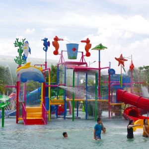 Large Capacity Garden Splash Water Playground With Children Water Slide