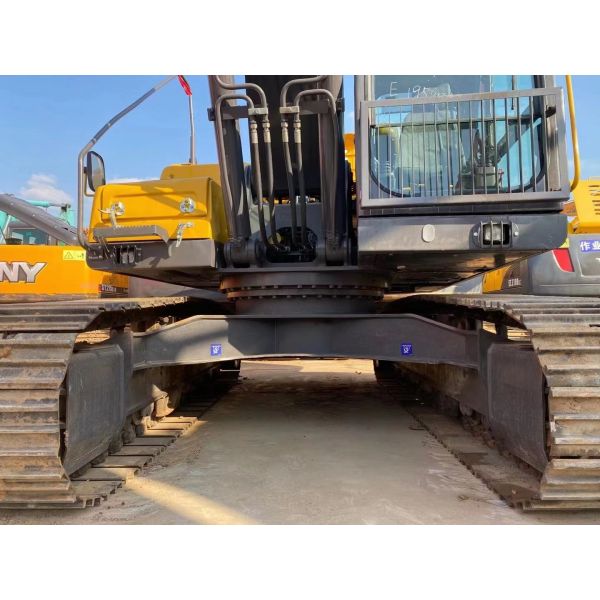 Volvo Ec200 Excavator In Good Condition , If Interested Please Contact Me