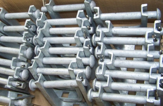 SPOOL INSULATOR DEADED CLEVIS 5