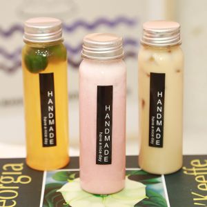 Leak Proof Clear Plastic Water Bottles With Screw On Lid And Handle