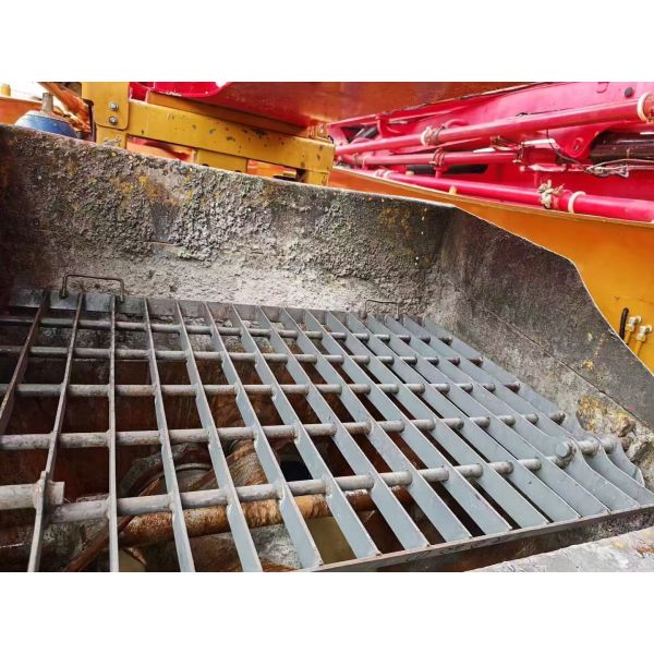 Original condition 2021 Sany concrete pump truck classic model 56 meters